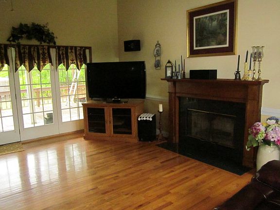2nd image of 2296 Beaver Creek Ln