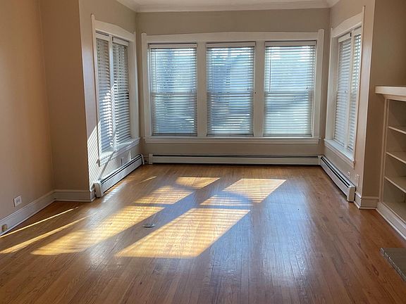 2nd image of 5106 W Sunnyside Ave #1