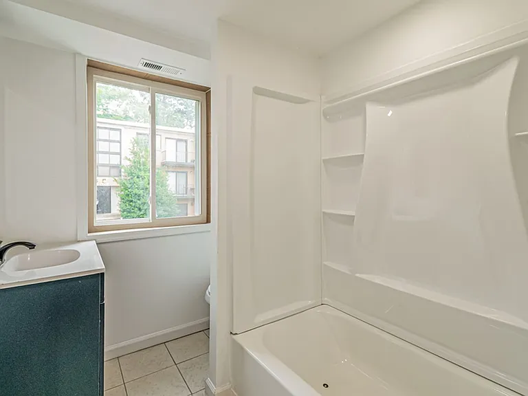 4016 Livingston Rd SE — Photo 10