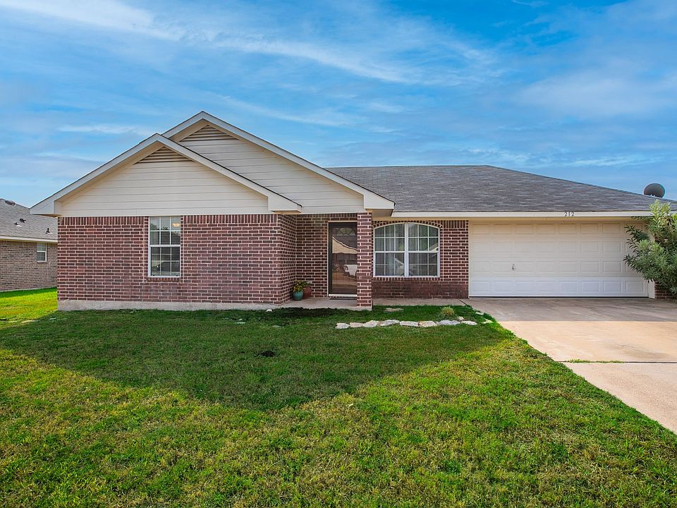 1st image of 212 Broken Arrow Dr