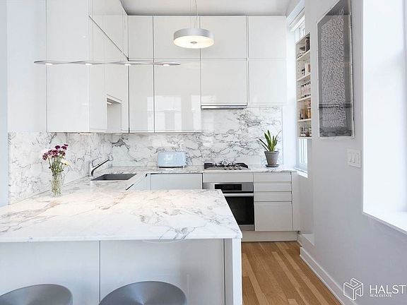 4th image of 9 Barrow St APT 3F