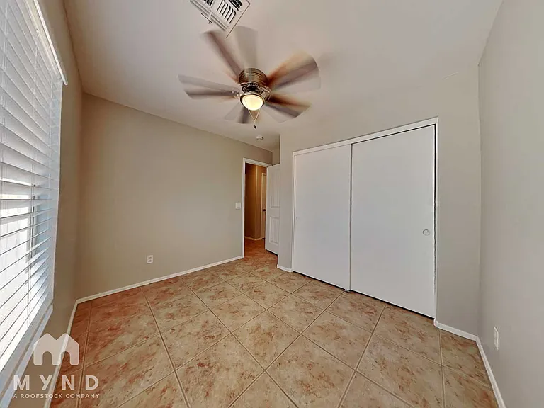 12418 W Valentine Ave — Photo 13
