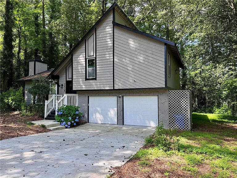3814 Whaley Ct — Photo 1