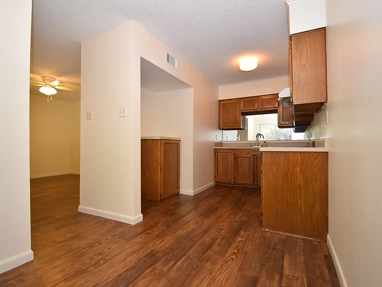 809 Saratoga St — Photo 5