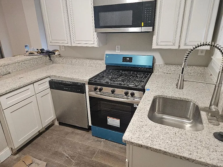 2644 W Lafayette Ave — Photo 60