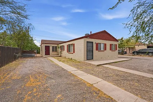 2520 E Cameron Vis Photo 1