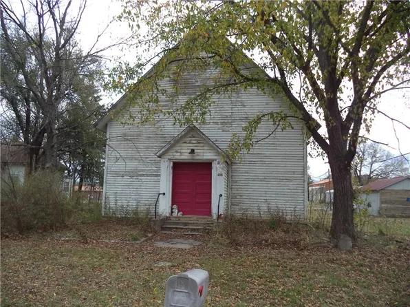 406 Montgomery St, Longton, KS 67352