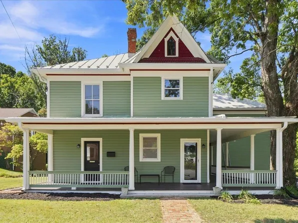 944 Sudbury St, Staunton, VA 24401
