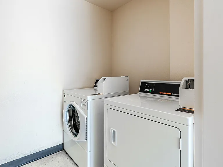 INCOME RESTRICTED Affordable Apartments in Hazelwood! — Photo 11