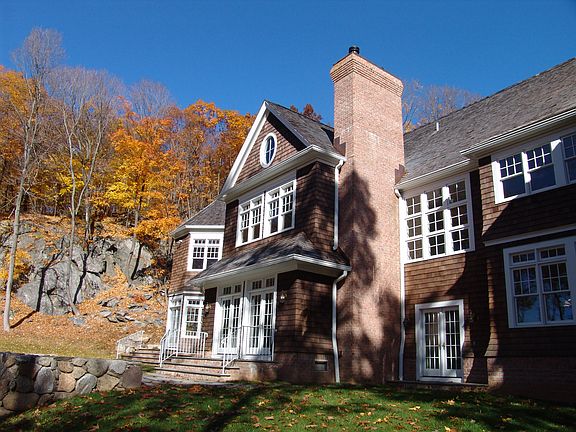 2nd image of 6 Mount Holly Ct