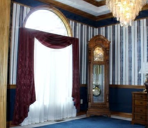 Separate dining room