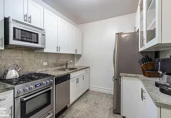 3rd image of 205 E 78th St APT 3T