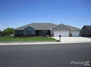 823 Sand Dunes Rd, Moses Lake, WA 98837