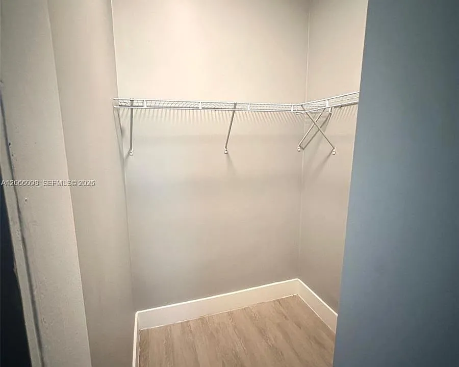 710 Meridian Ave #10