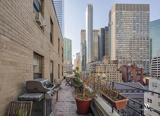 Rented by Warburg | media 4