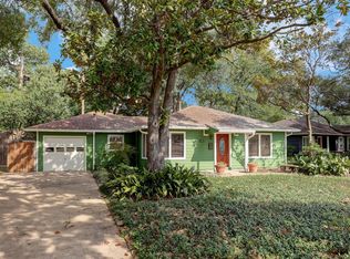 906 T C Jester Blvd, Houston, TX 77008