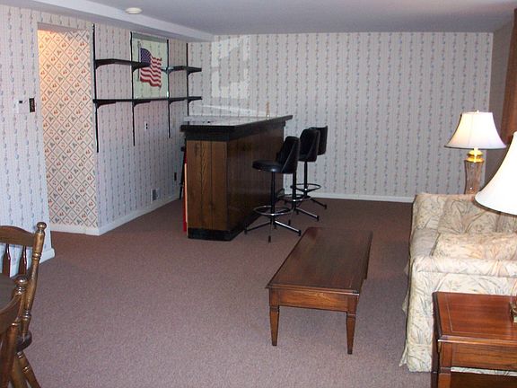 Family Room W Wet Bar