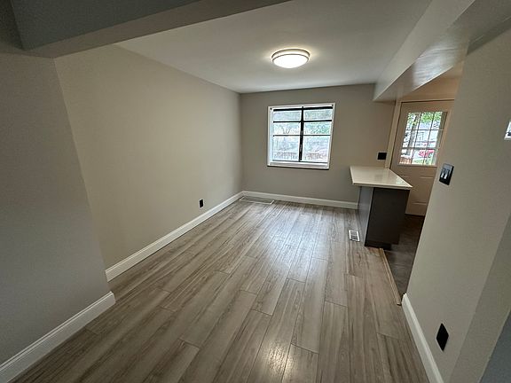 3rd image of 1781 Kings Ct APT E