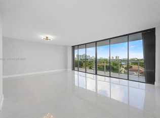 20281 E Country Club Dr APT 501, Aventura, FL 33180