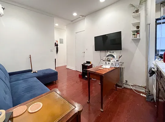 Rented by Kahen Properties | media 20