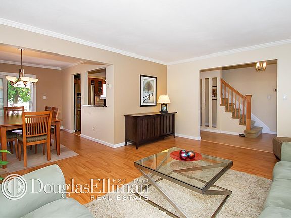 3rd image of 49 Ort Ct