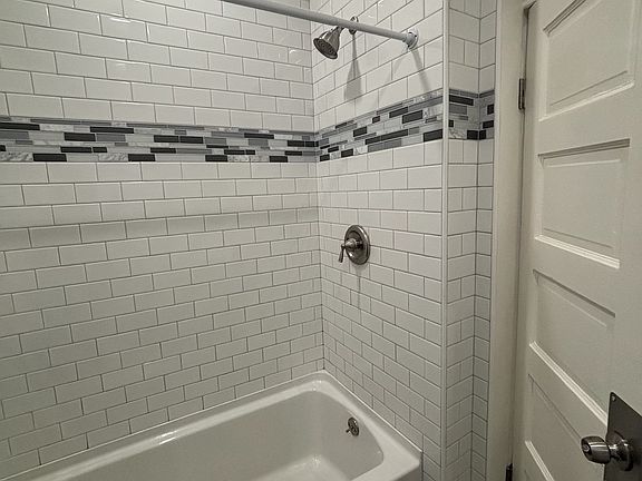4th image of 489 N K St #1