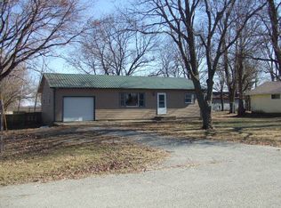 128 S Woodworth Rd, Milford, IL 60953