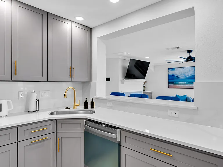 7710 Tidewater Dr — Photo 11