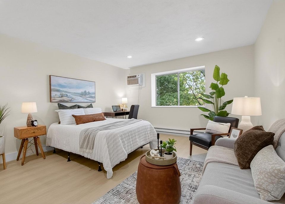 1st image of 27 Gordon St APT 305