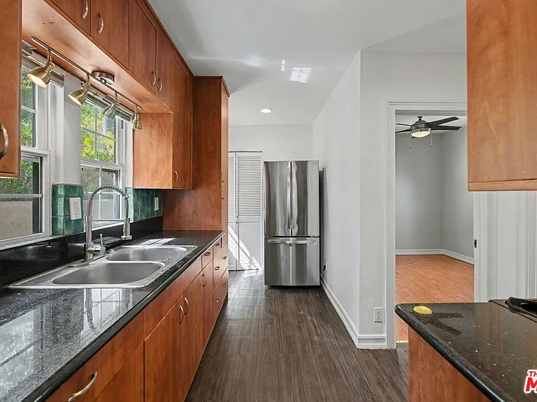 807 Annan Ter — Photo 13