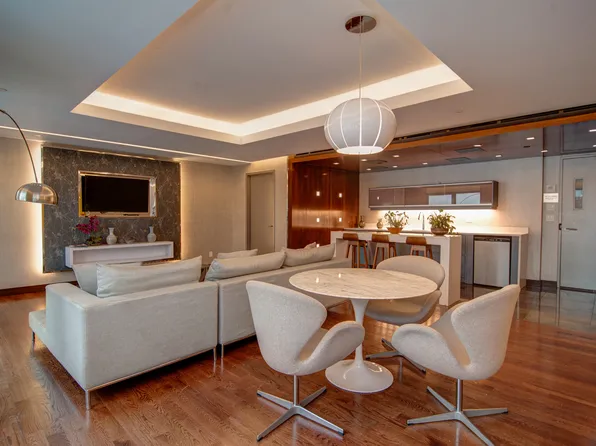 267 6th Street image 13 of 14