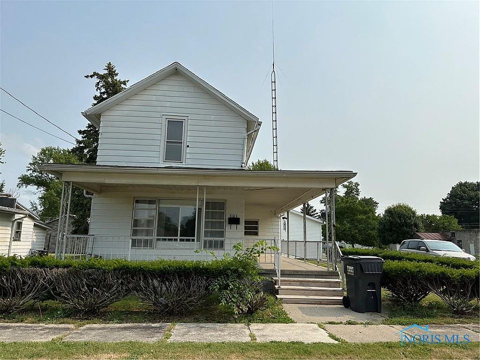 1st image of 301 E Stone St
