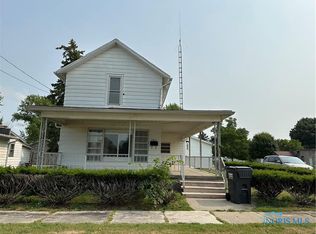 301 E Stone St, Gibsonburg, OH 43431