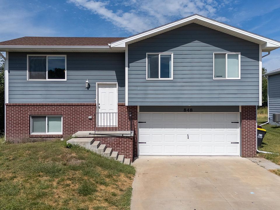 1st image of 848 Barker Ln