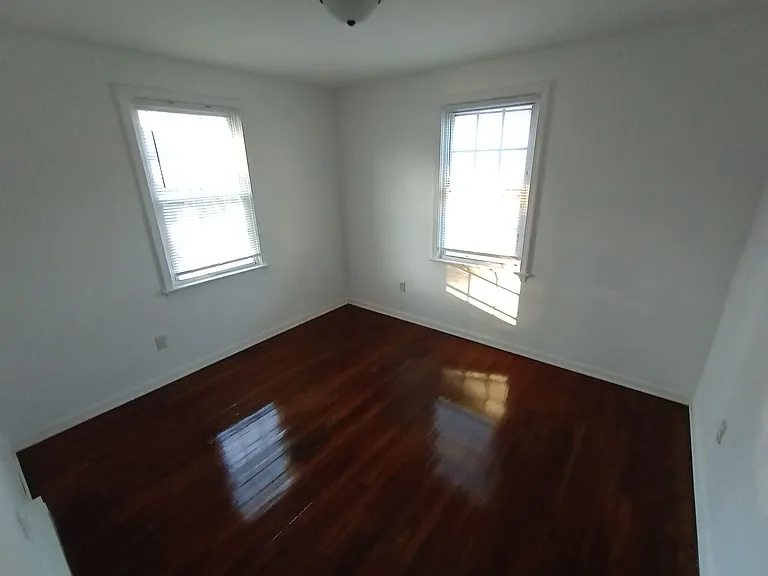 840 Orville Ave — Photo 7