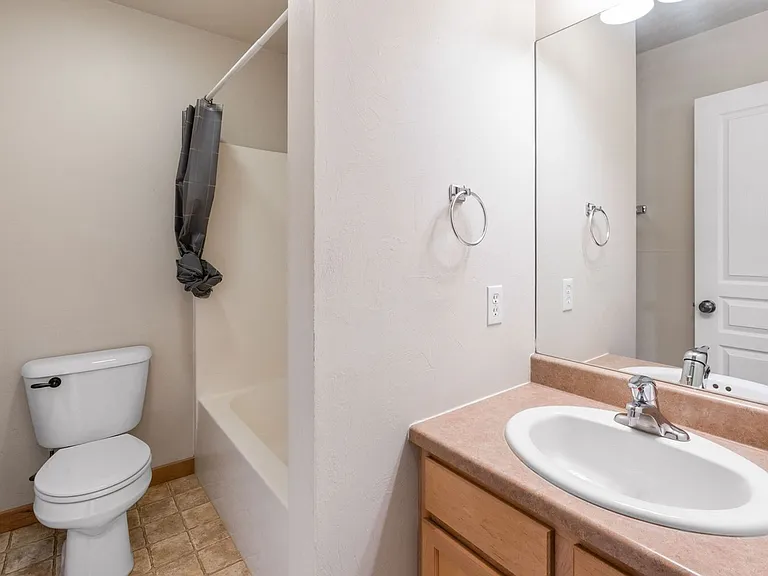 4006 Broadwater Ct — Photo 26