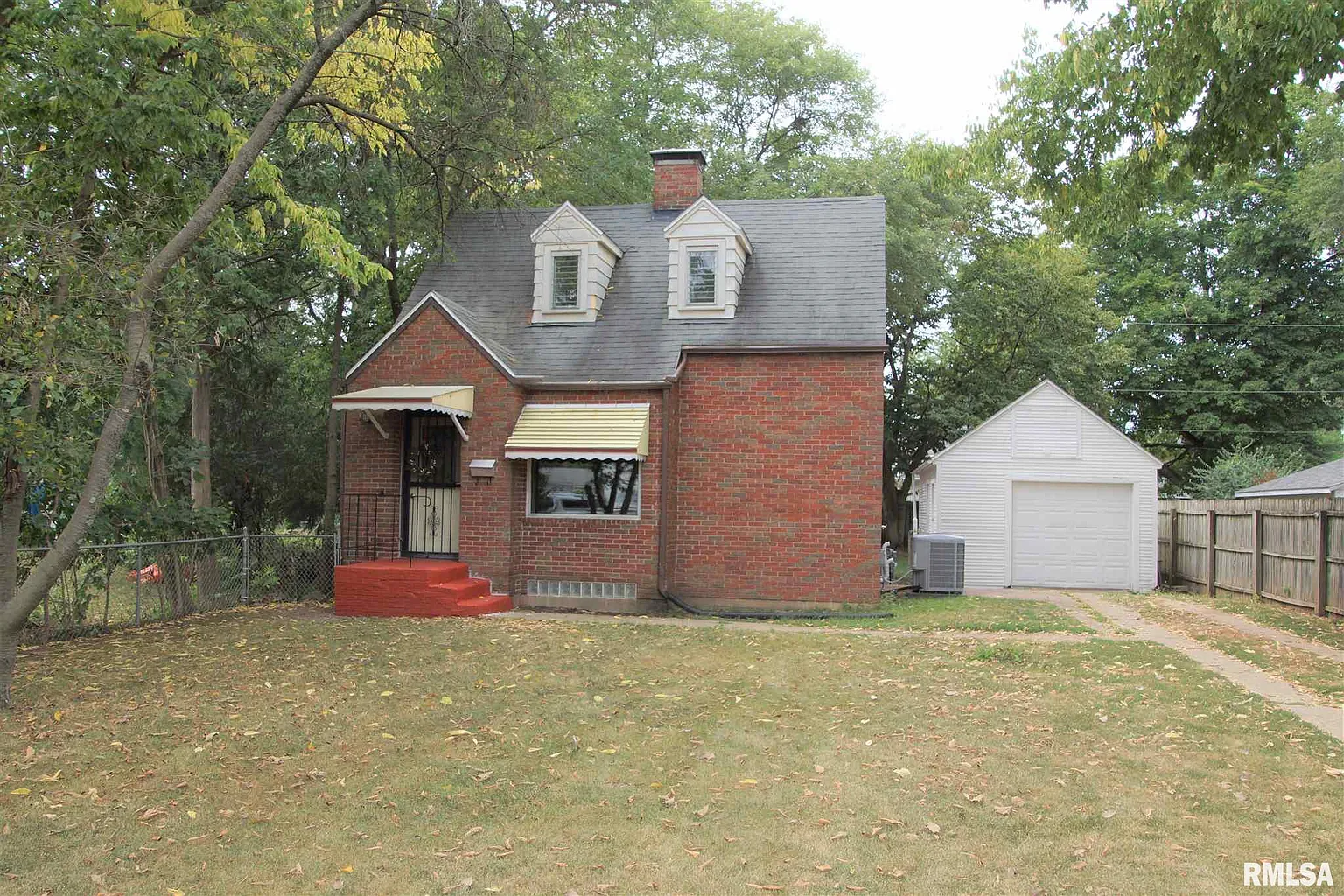 1409 N Finney St photo 1