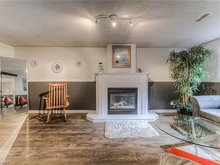 483 Kingscourt Dr #A — Photo 15