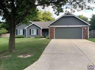 317 Stetson Cir, Lawrence, KS 66049