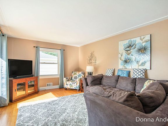 4th image of 954 Fairfield Ave NW