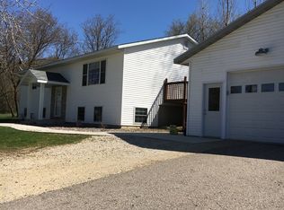 1653 Oak Terrace Rd, Decorah, IA 52101