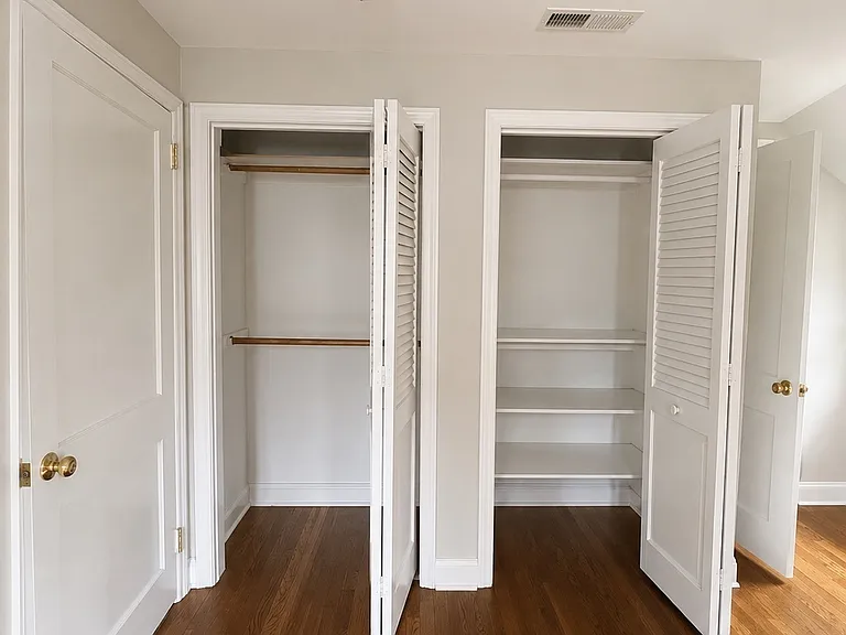 560 Old Town Rd — Photo 11