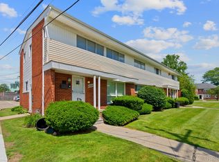 20925 Kingsville St, Harper Woods, MI 48225
