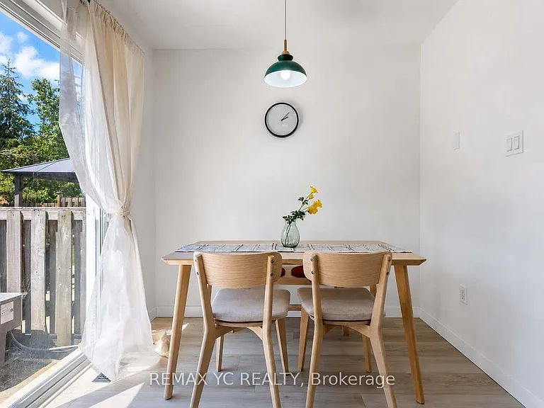 38 Pickett Cres — Photo 6