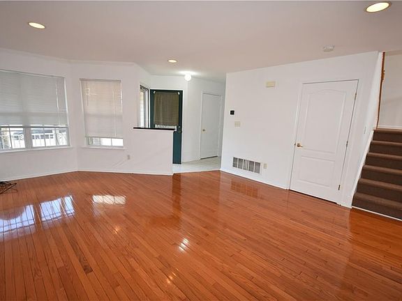2nd image of 59 Heatherwood Dr #0