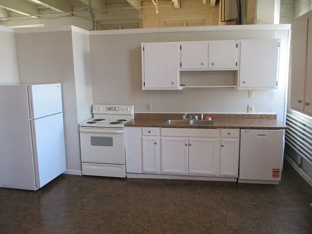 1403 Central Pkwy #303 — Photo 2