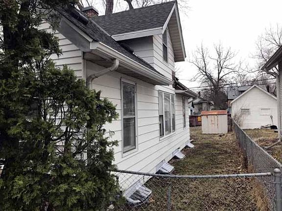 3rd image of 3934 Thomas Ave N