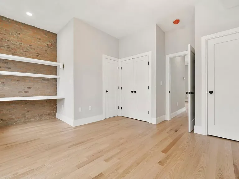 127 Saratoga St #2 — Photo 10