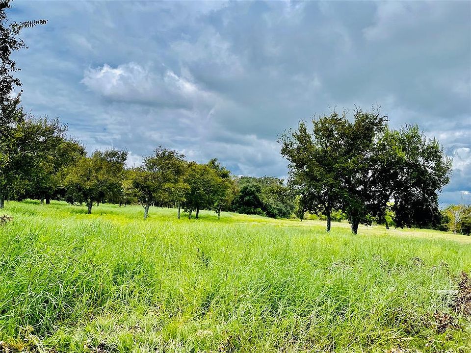 1st image of 652 Live Oak Bnd