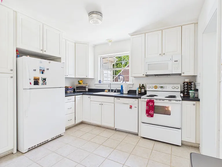 9609 University Blvd — Photo 3
